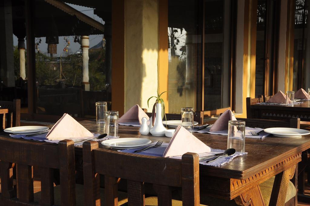 Green Park Chitwan Sauraha Exterior foto