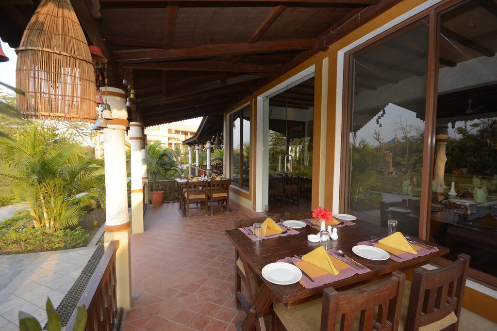 Green Park Chitwan Sauraha Exterior foto